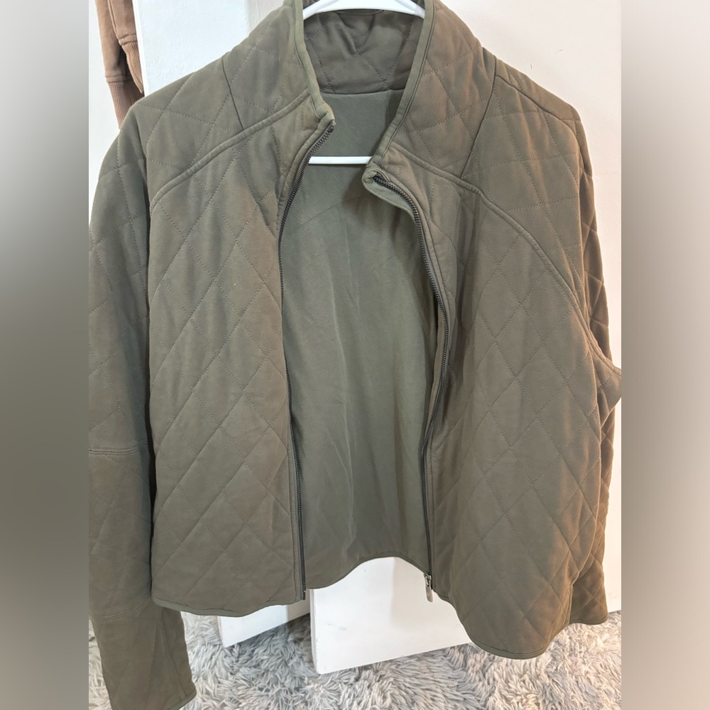 Lululemon quilted jacket
